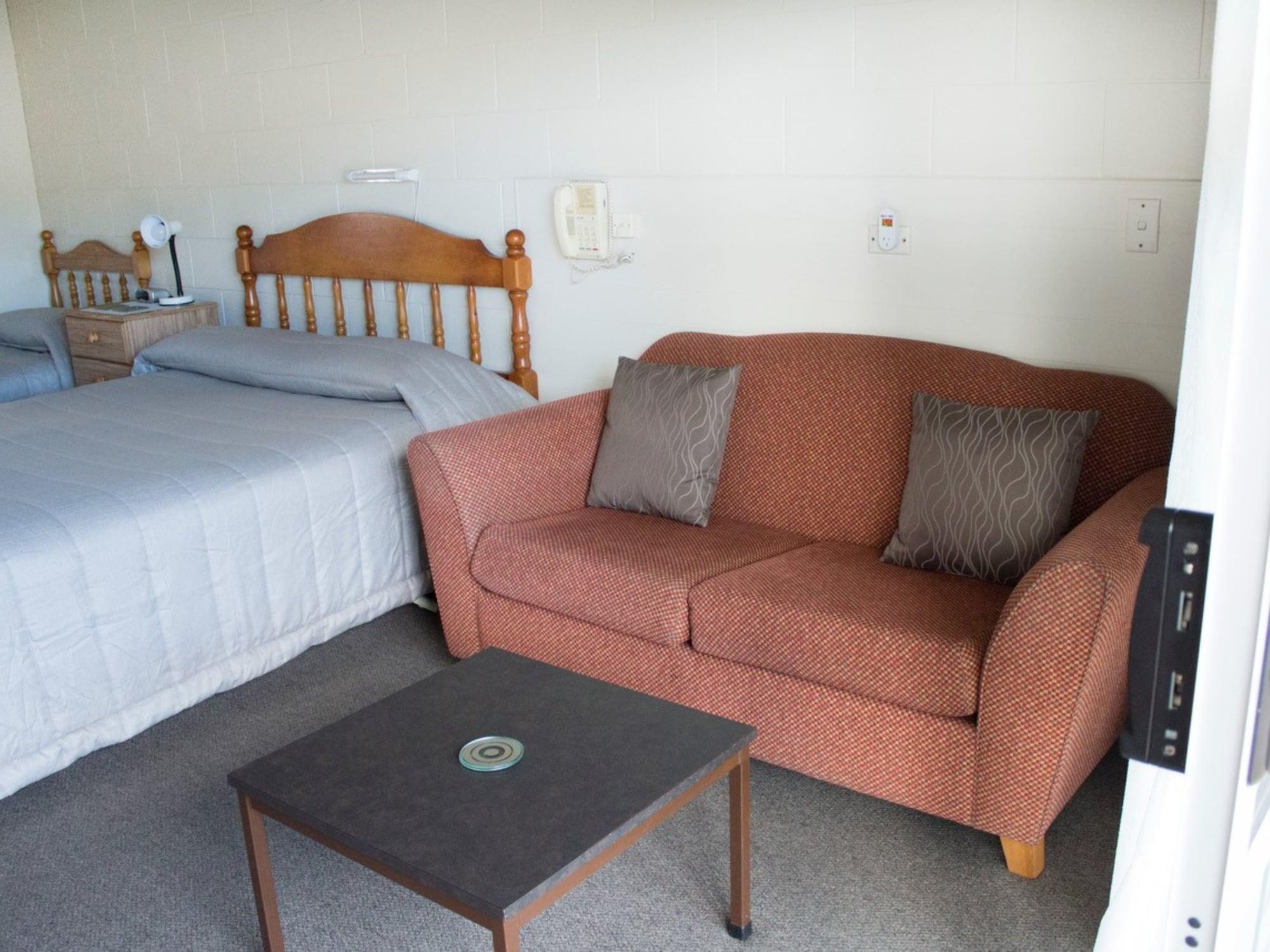 Alpine Motel Oamaru Exterior photo
